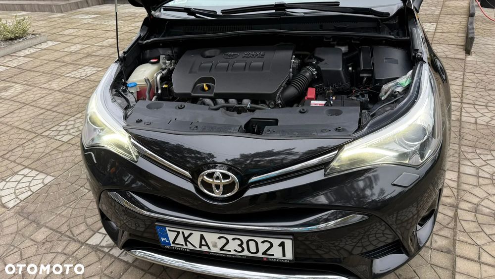 Toyota Avensis 2.0 Prestige MS - 12