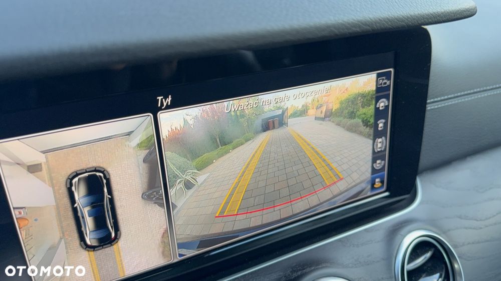 Mercedes-Benz Klasa E 220 d 4-Matic 9G-TRONIC - 11