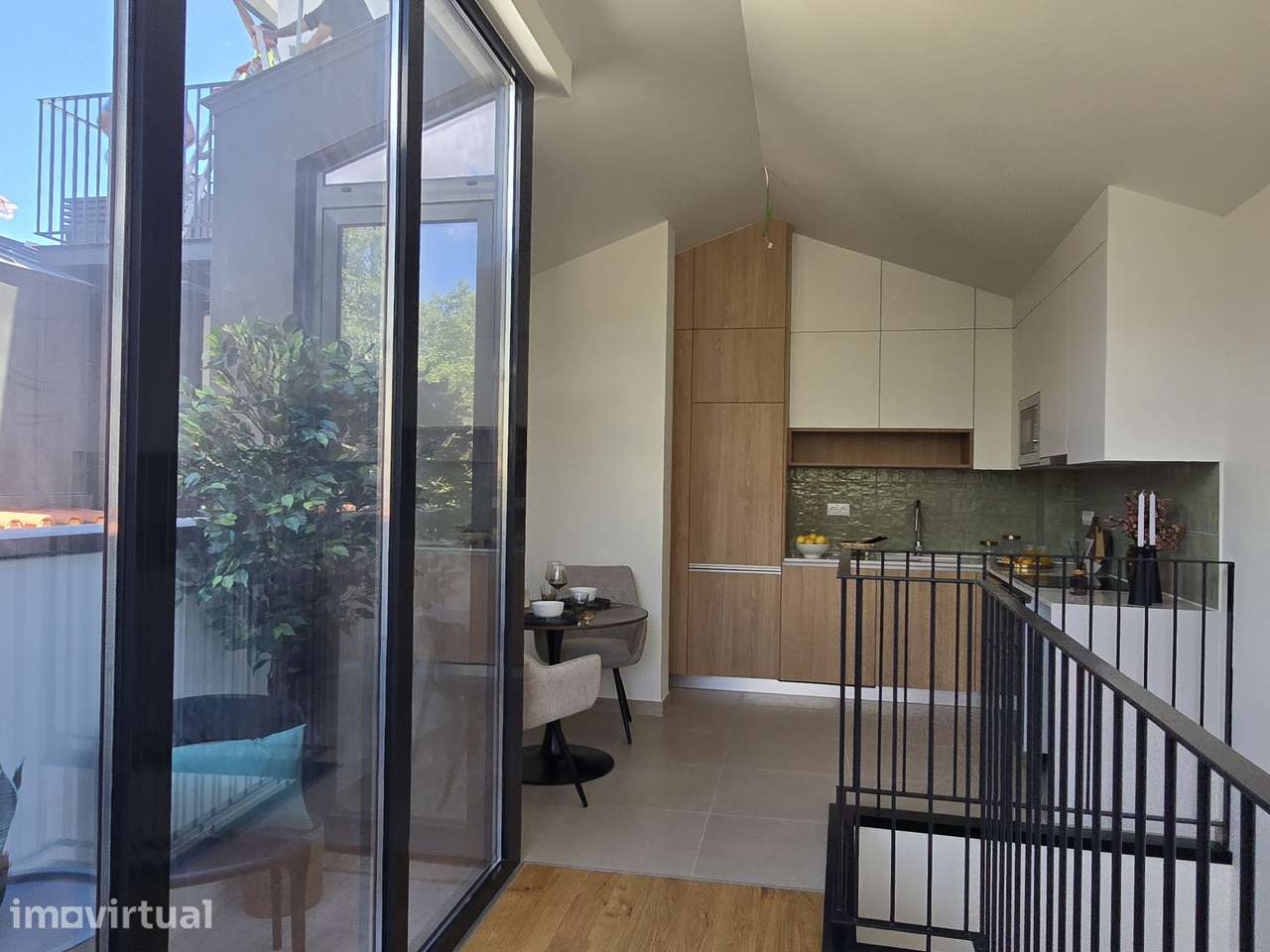Jardim Emídia — T1 Duplex · 9