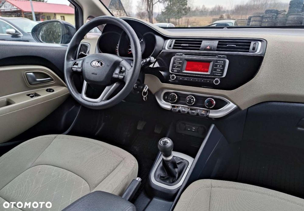 Kia Rio - 23