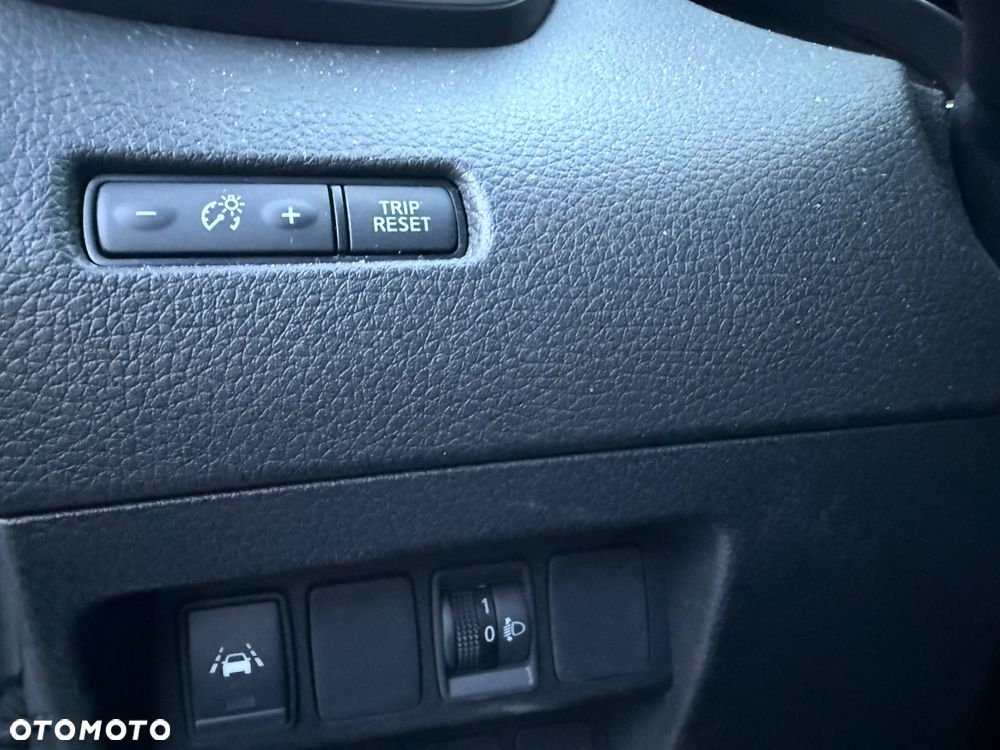 Nissan Qashqai 1.3 DIG-T TEKNA - 18