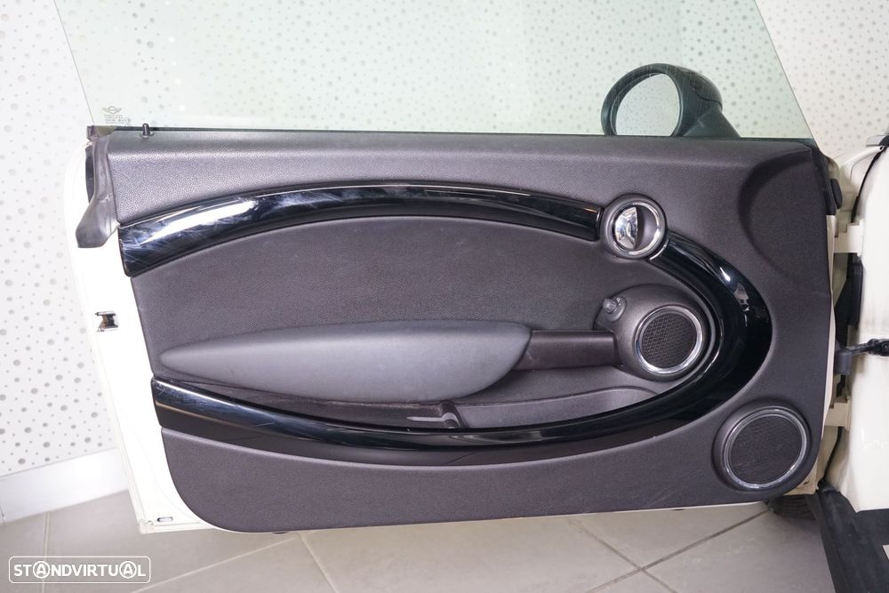 MINI 3 Portas Cooper D - 16