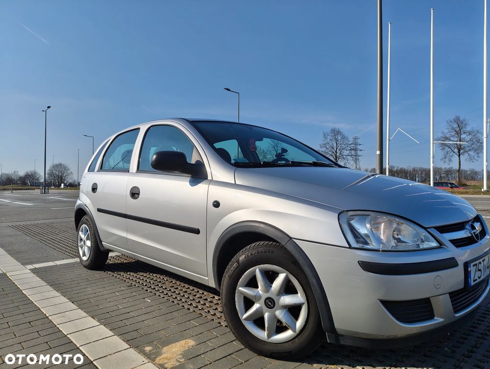 Opel Corsa 1.2 16V Essentia - 3