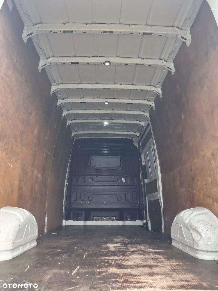 Volkswagen Crafter - 27