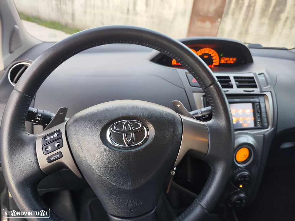 Toyota Yaris 1.33 VVT-i High Pack+NAVI MM - 9