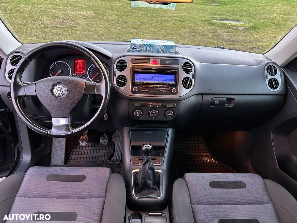 Volkswagen Tiguan - 8