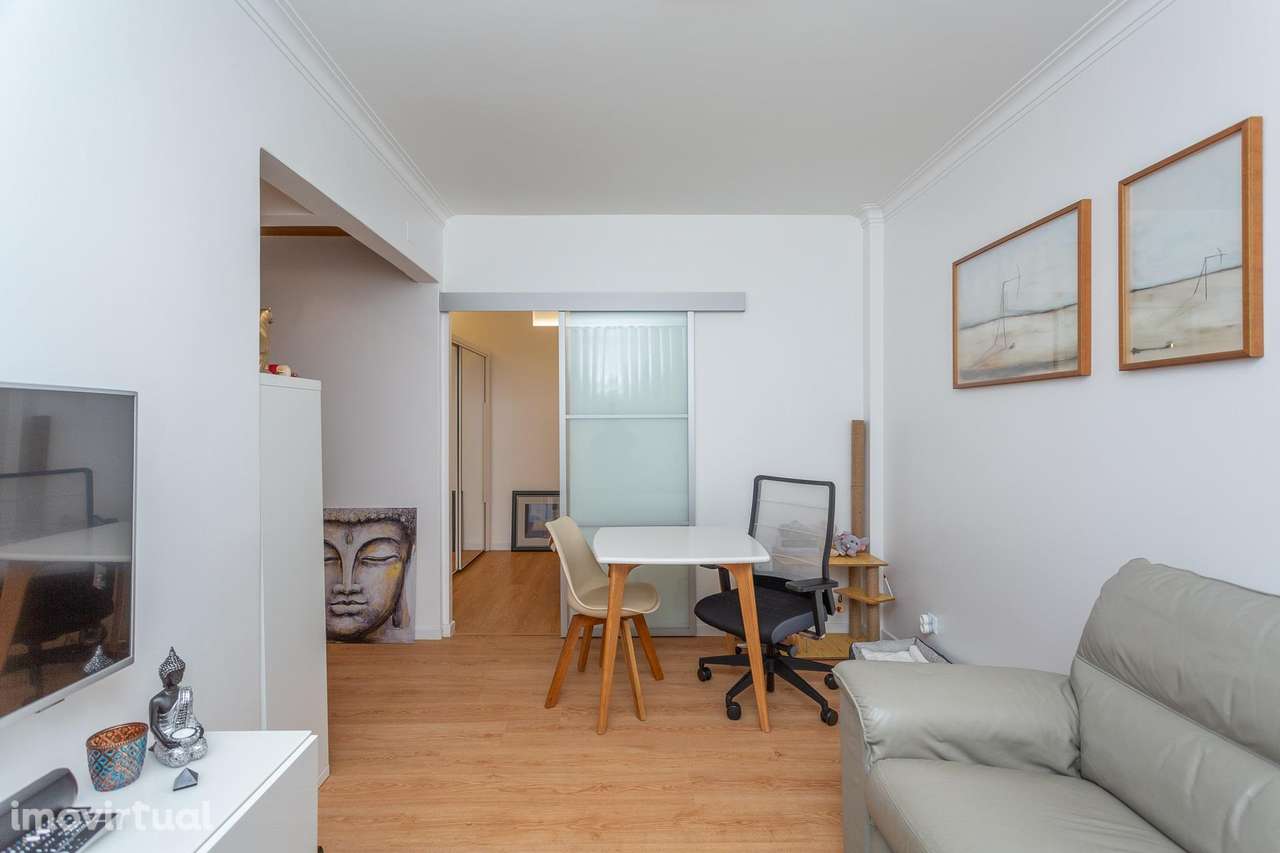 Apartamento T0 convertido em T1 no Alto do Forte - Grande imagem: 4/12