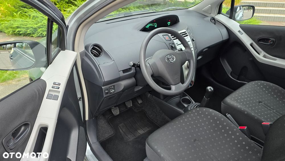 Toyota Yaris - 9