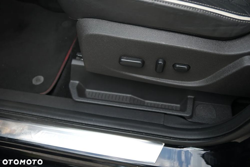 Ford Kuga 2.0 TDCi 2x4 Vignale - 27