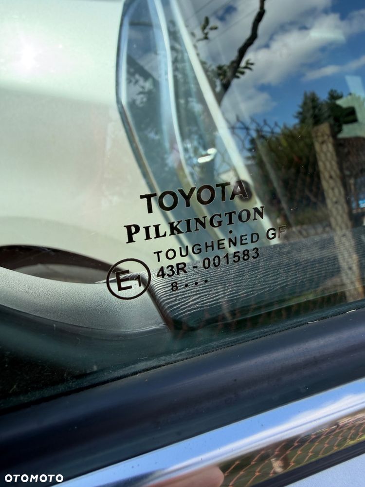 Toyota Avensis 1.8 Sol plus NAVI - 31