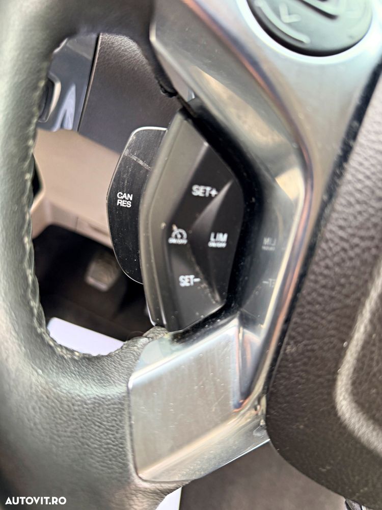 Ford Tourneo Custom 300 L2H1 VA Titanium - 24