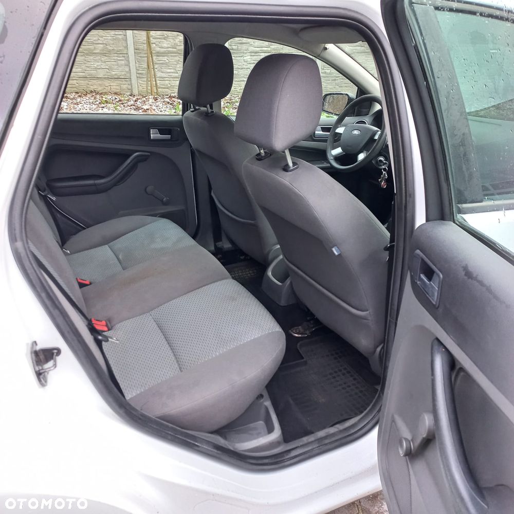 Ford Focus 1.8 TDCi Ambiente - 7