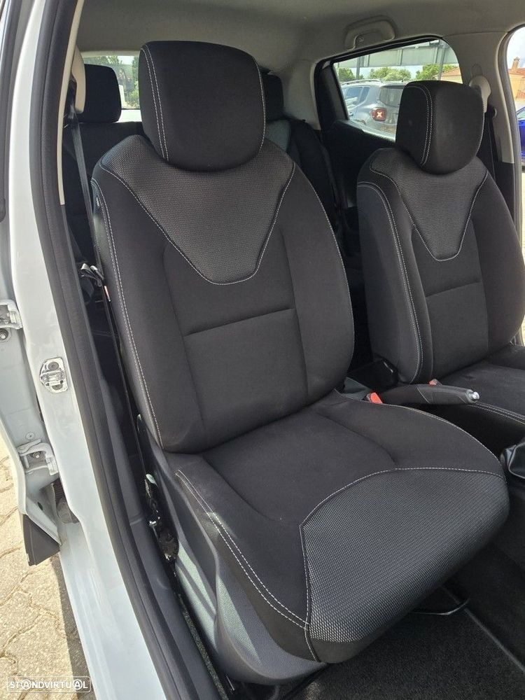 Renault Clio 1.5 dCi Zen — fotografia 14
