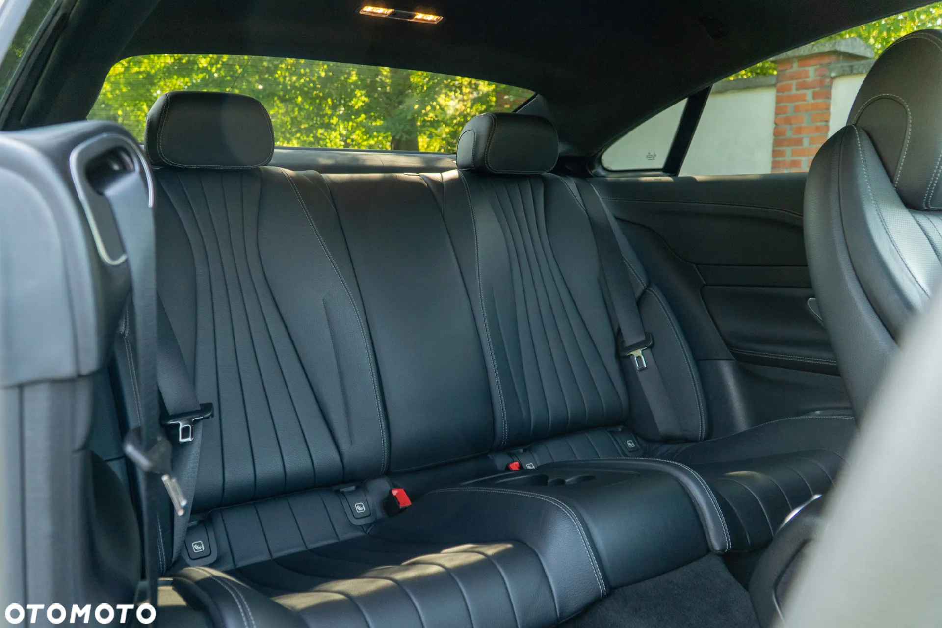 Mercedes-Benz Klasa E 300 Coupe 9G-TRONIC - 27