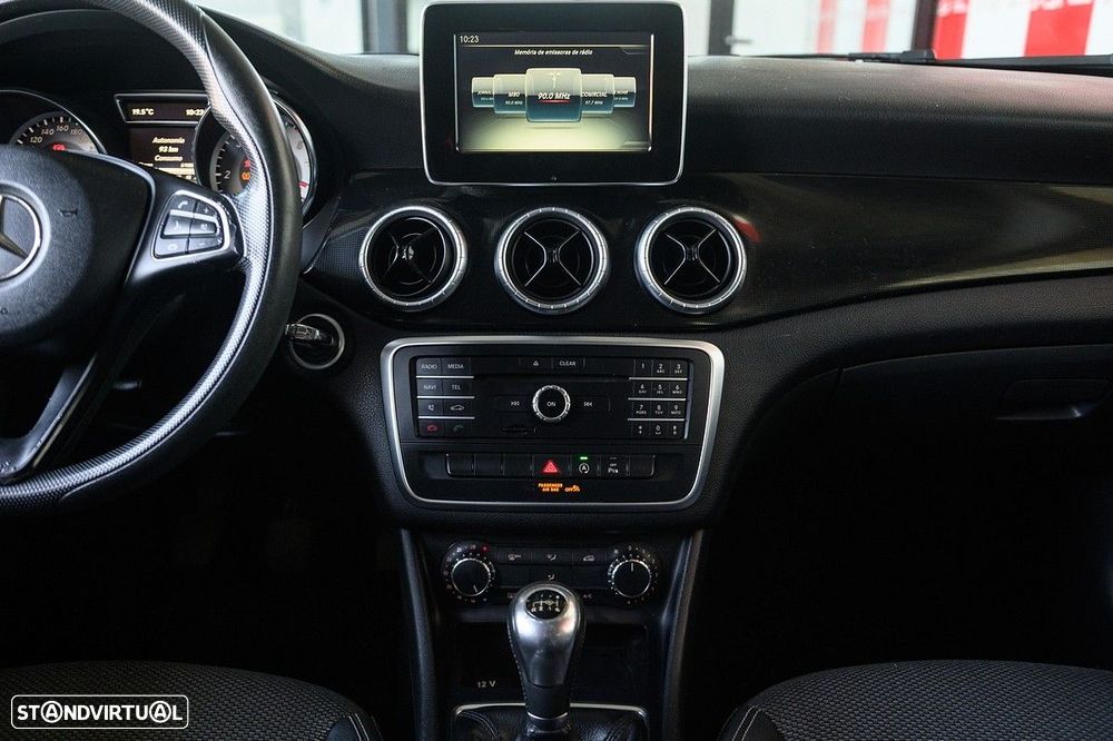 Mercedes-Benz CLA 180 d Shooting Brake Urban - 46