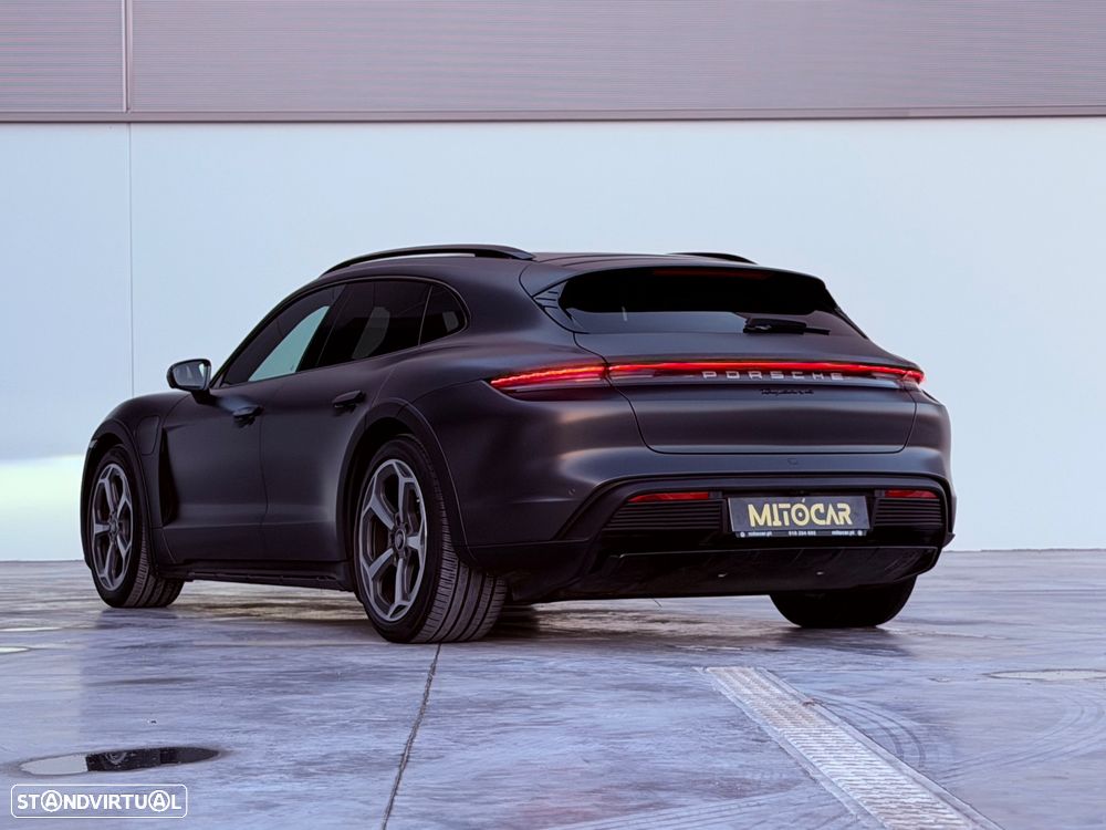 Porsche Taycan Cross Turismo 4 - 8