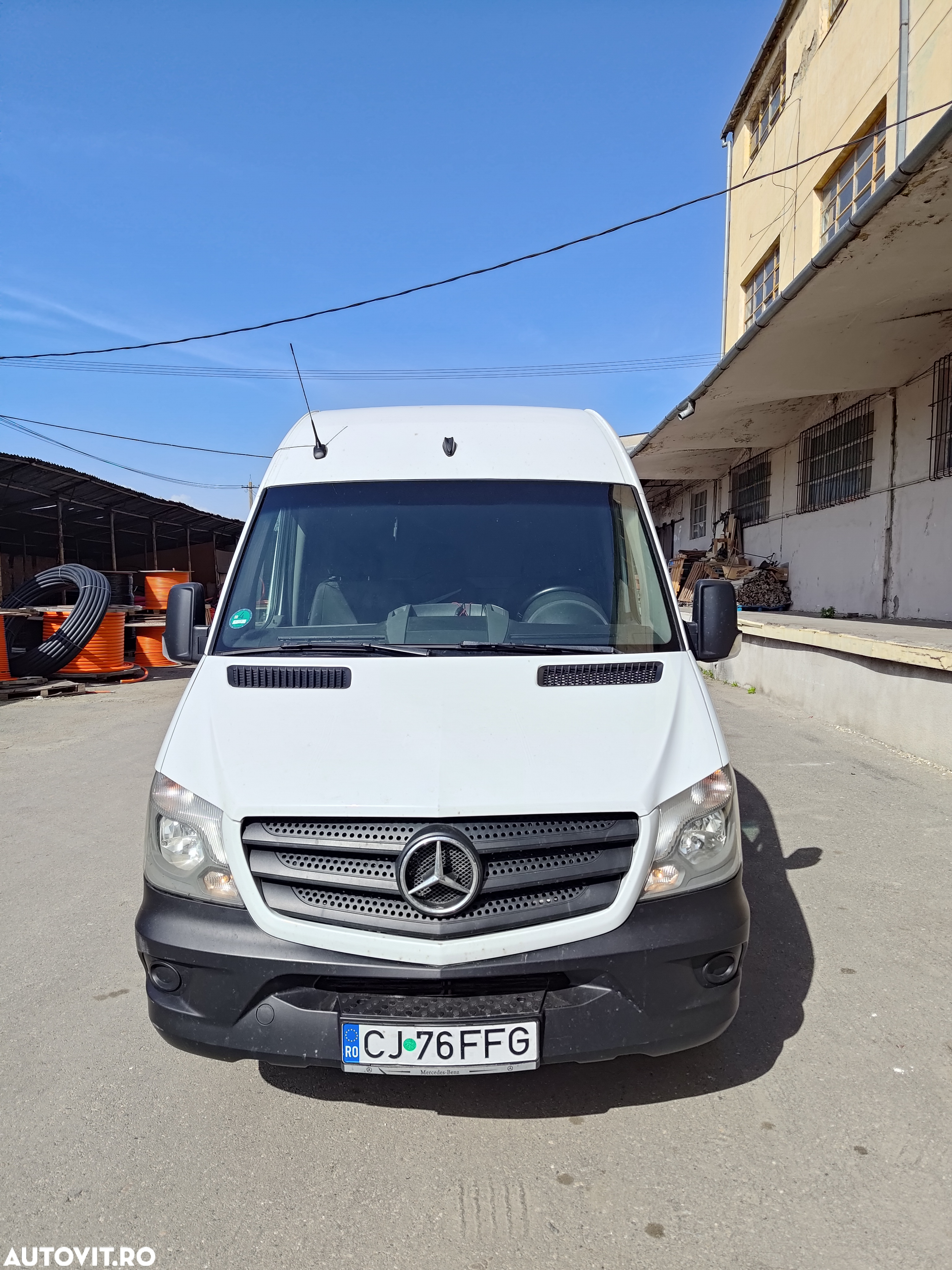 Mercedes-Benz Sprinter - 2