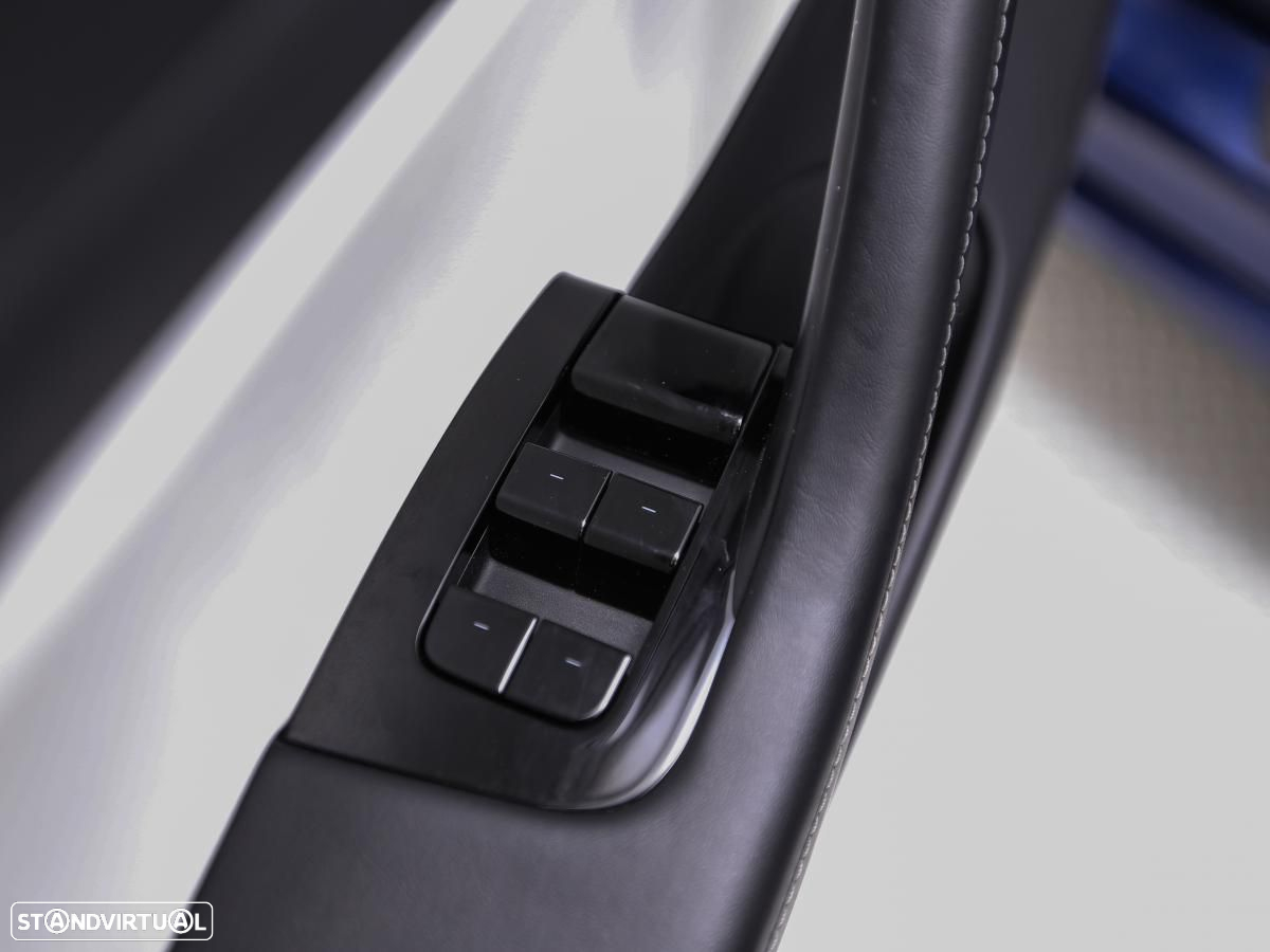 Tesla Model 3 AWD Dual Motor Performance - 13