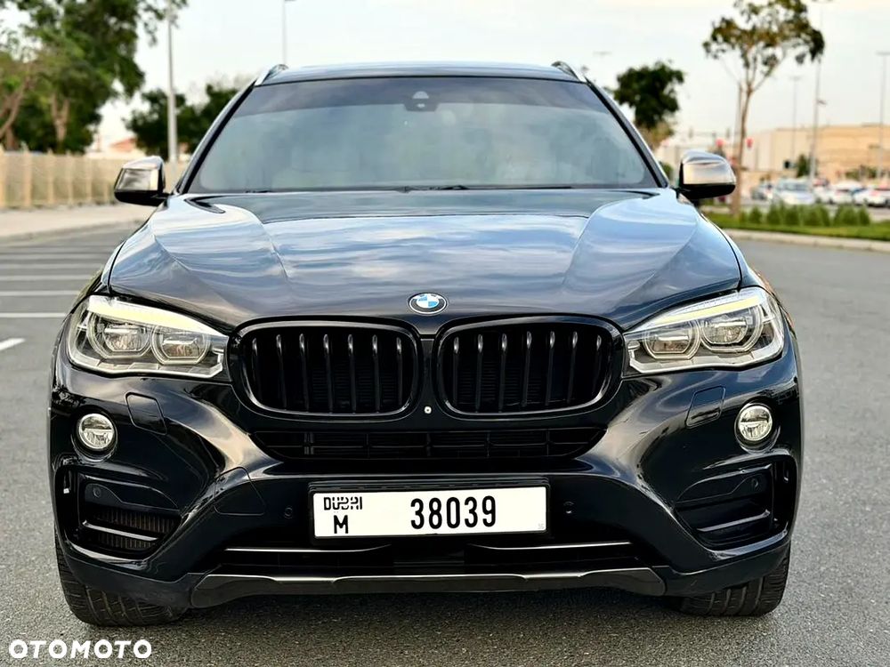 BMW X6 xDrive50i - 8