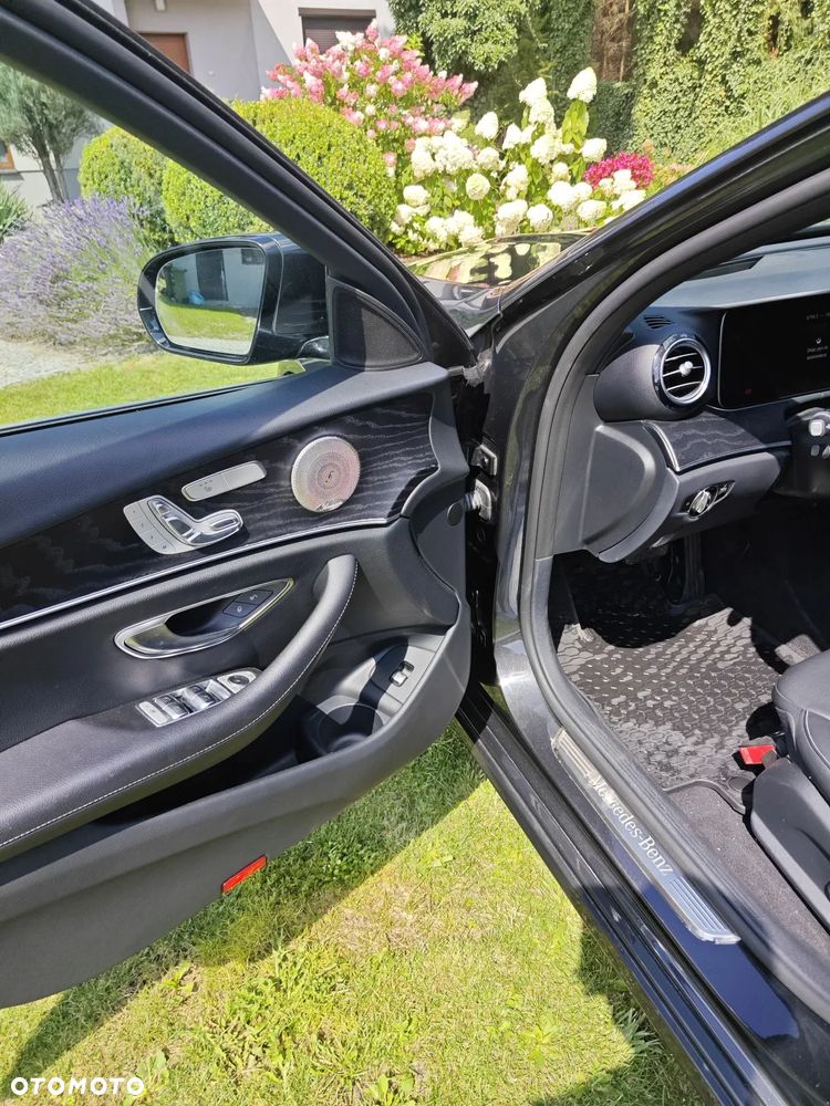 Mercedes-Benz Klasa E 220 d T 9G-TRONIC Avantgarde - 8