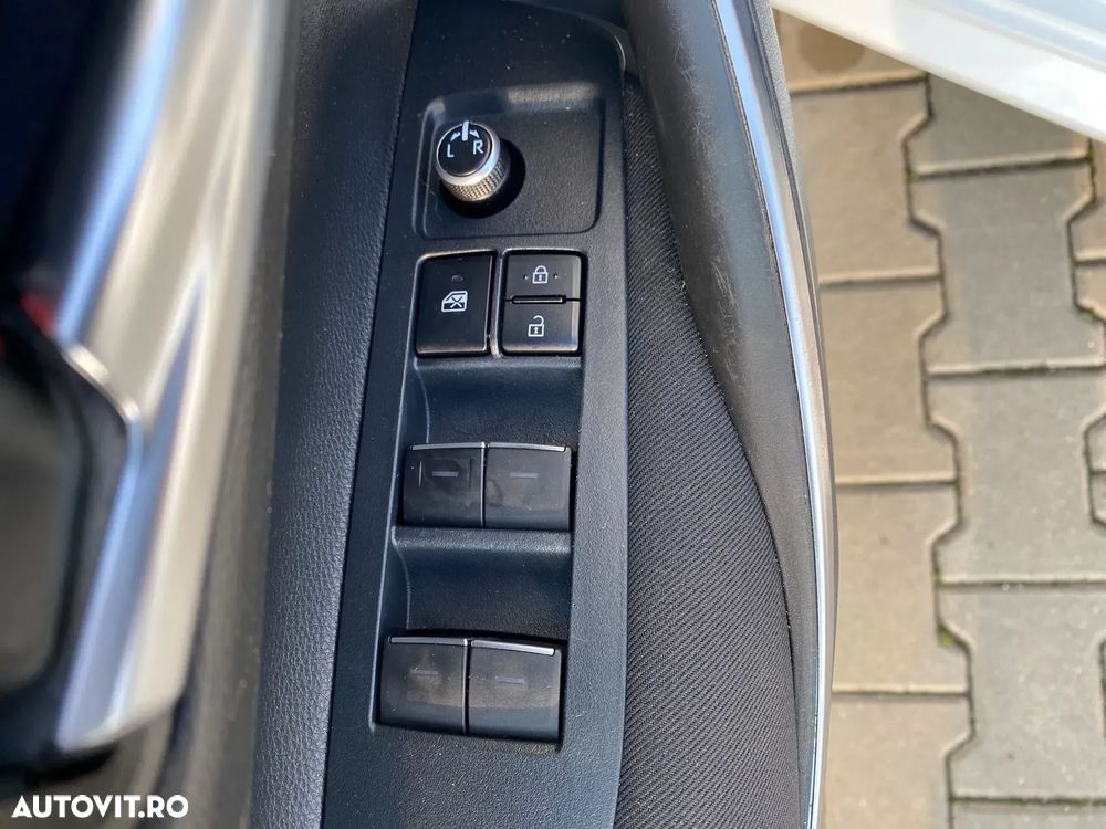 Toyota Corolla 1.8 HSD Active - 17