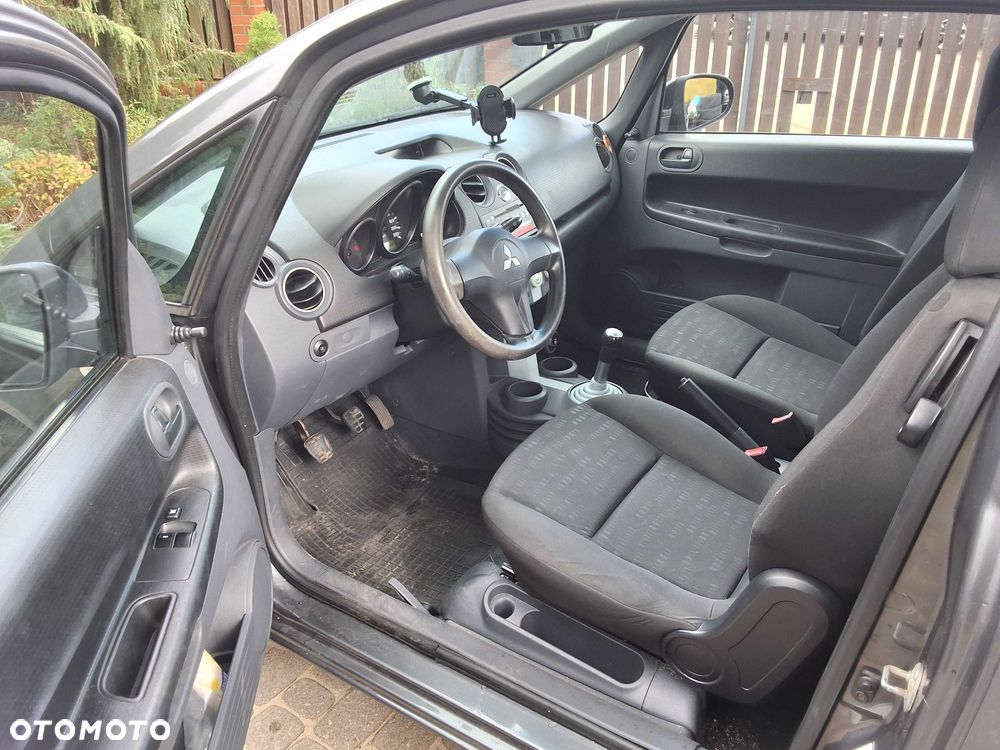Mitsubishi Colt 2006 photo 5