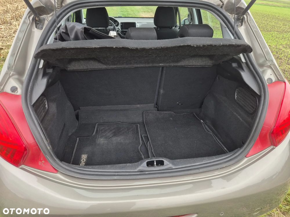 Peugeot 208 - 7