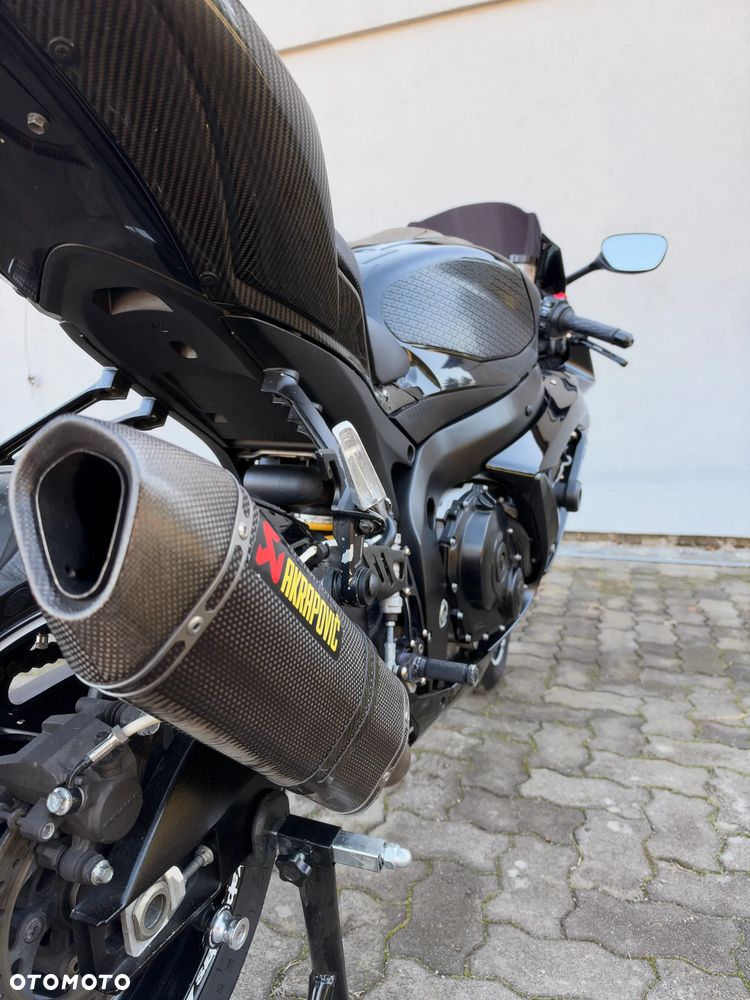 Suzuki GSX-R - 32