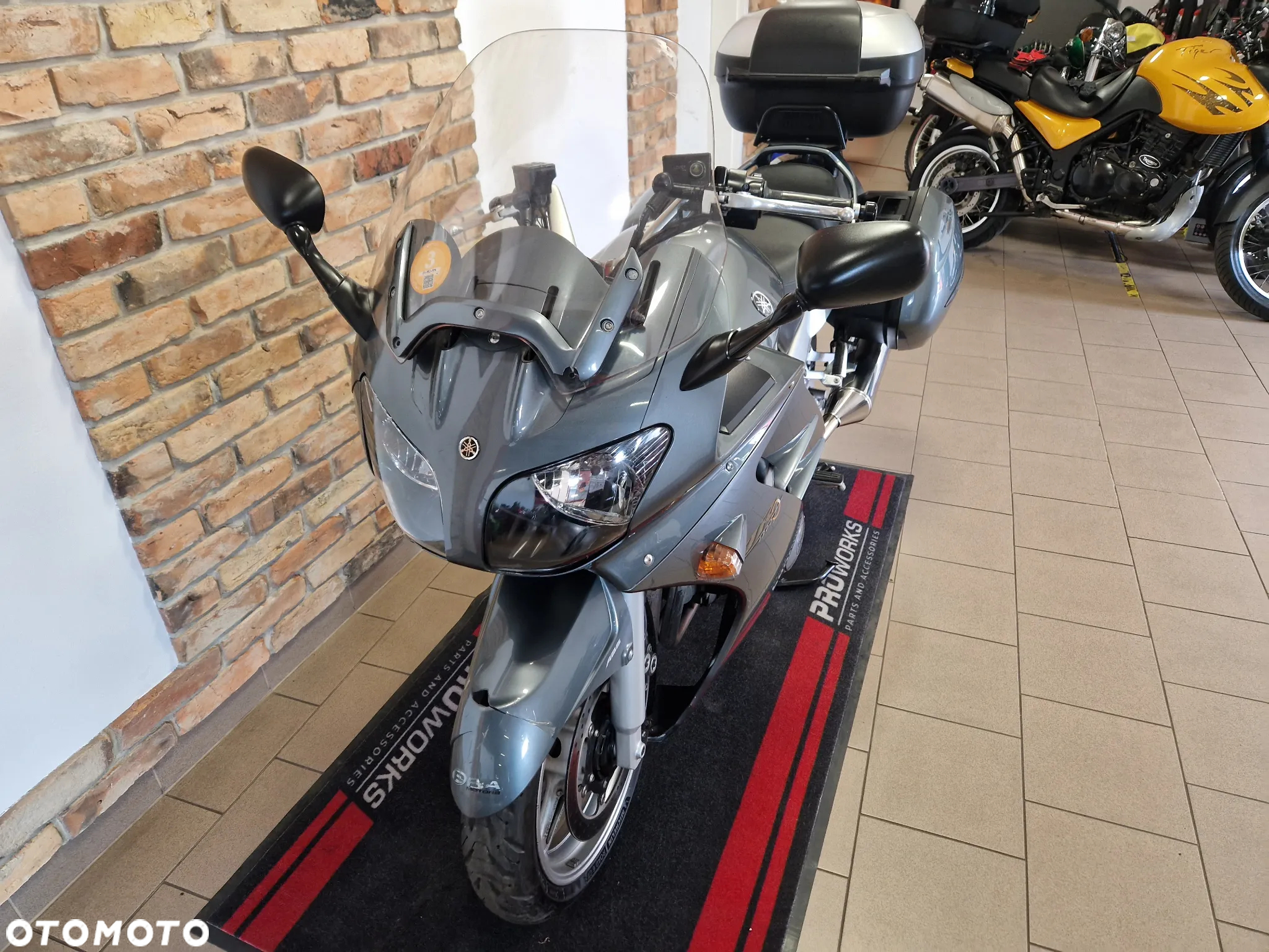 Yamaha FJR - 2