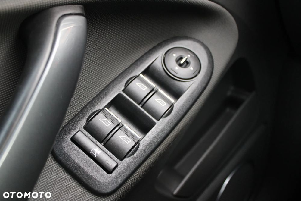 Ford Kuga 2.0 TDCi 4x4 Titanium - 28