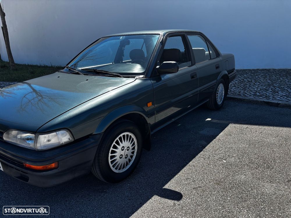 Toyota Corolla Sedan 1.3 XL 12V - 18