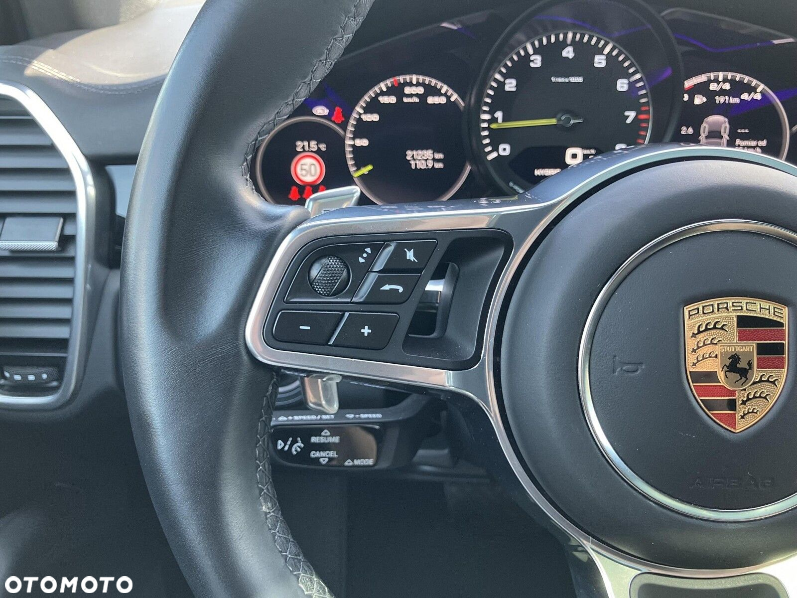 Porsche Cayenne - 26
