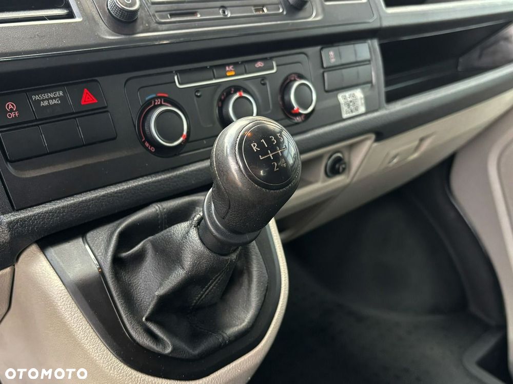 Volkswagen Transporter - 17