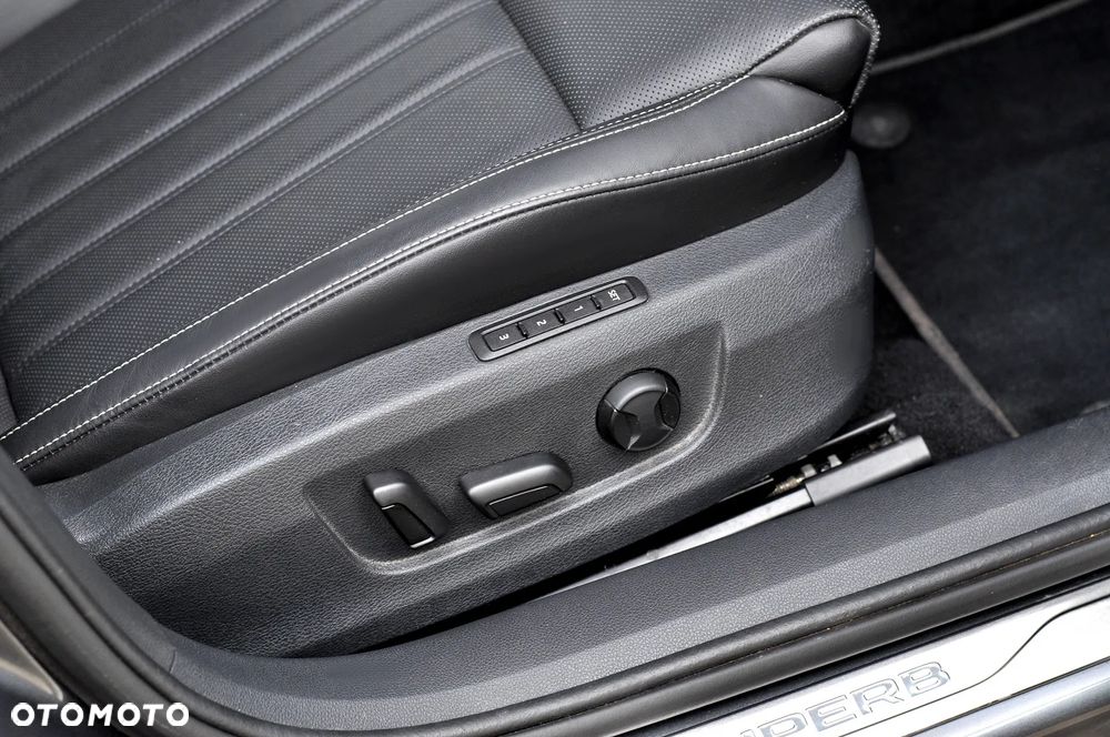 Skoda Superb 2.0 TSI 4x4 L&K DSG - 18