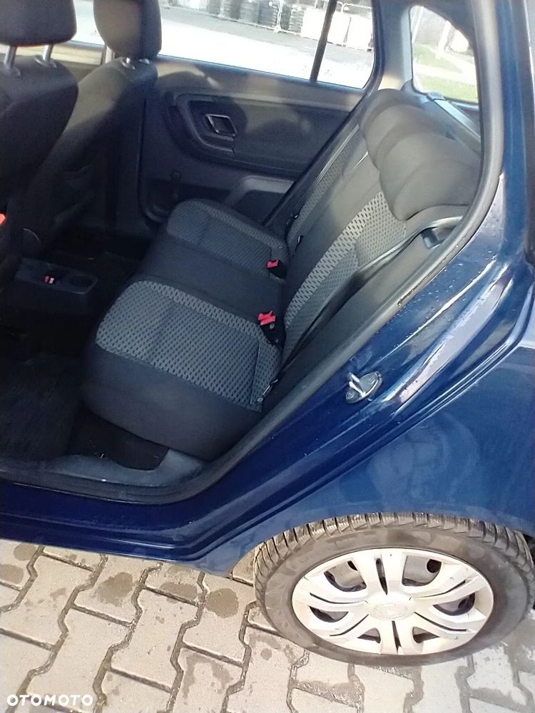 Skoda Fabia 1.2 TSI Active - 8