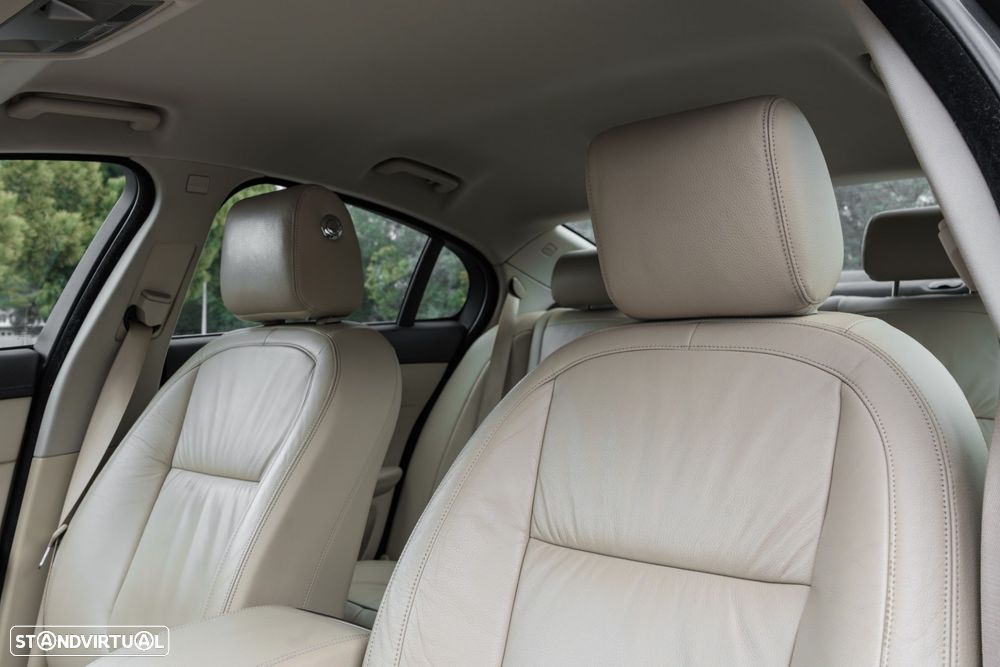 Jaguar XF 3.0 D V6 Luxury - 21