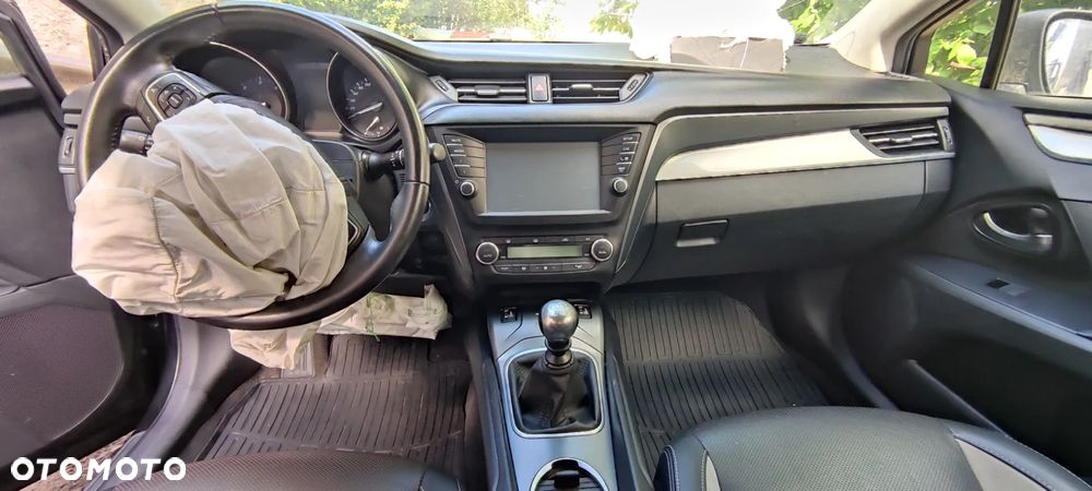 Toyota Avensis 2.0 D-4D Prestige - 19