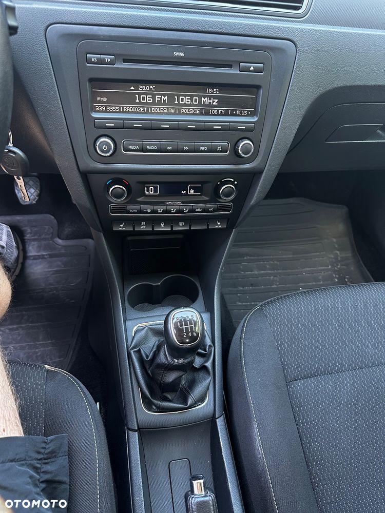 Skoda RAPID 1.2 TSI Ambition - 14