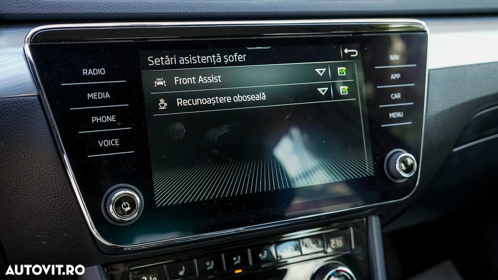 Skoda Superb 1.5 TSI DSG Ambition - 17