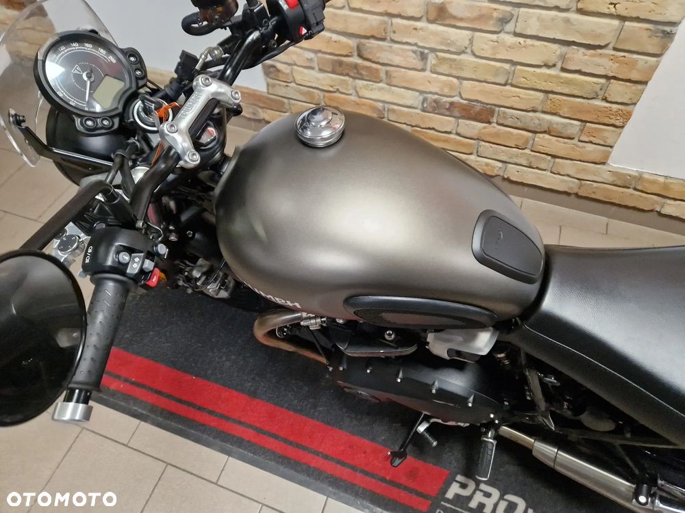 Triumph Street Twin - 22