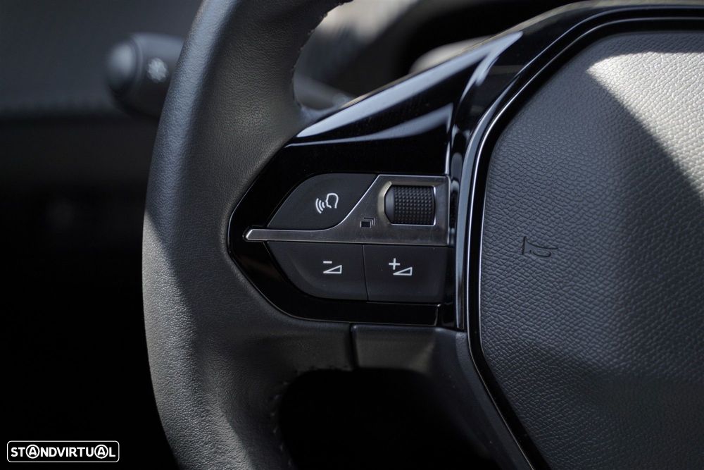 Peugeot 2008 1.2 PureTech Allure Pack - 21