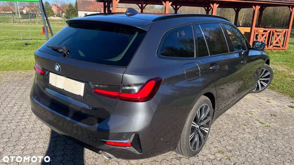 BMW Seria 3 320d Luxury Line Purity sport - 9