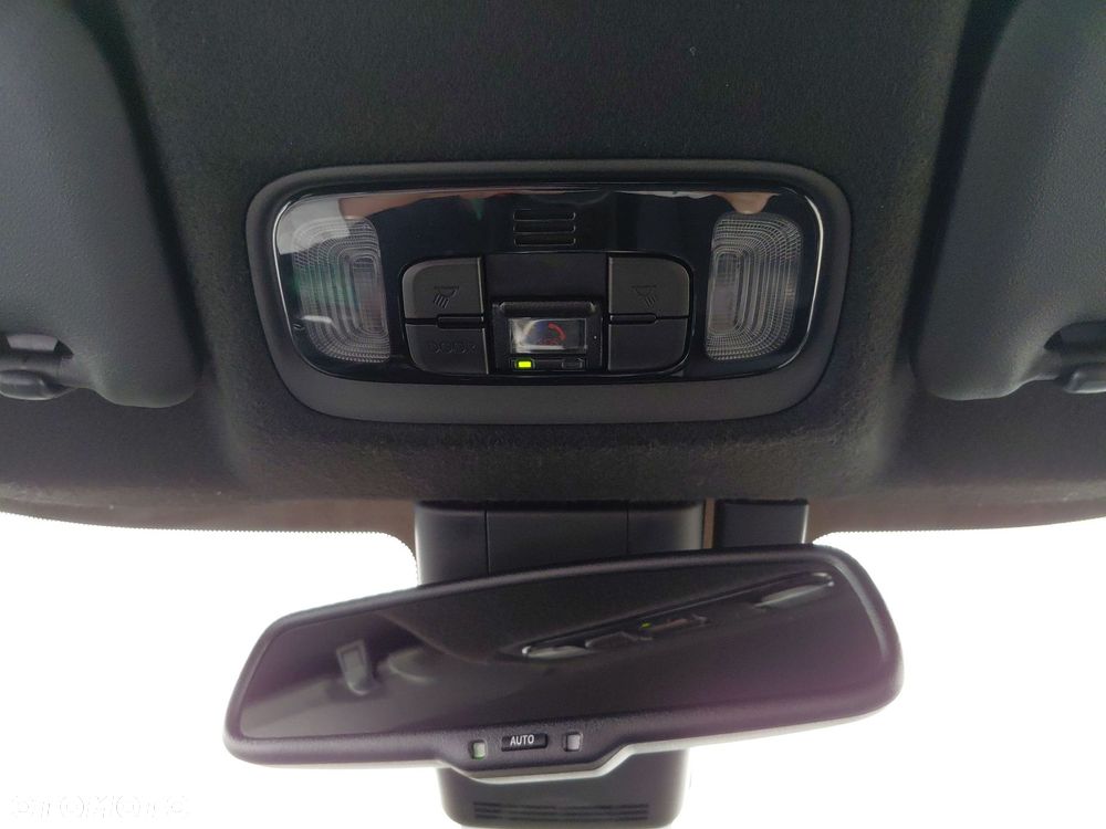Toyota Yaris Cross Hybrid 1.5 Comfort - 25