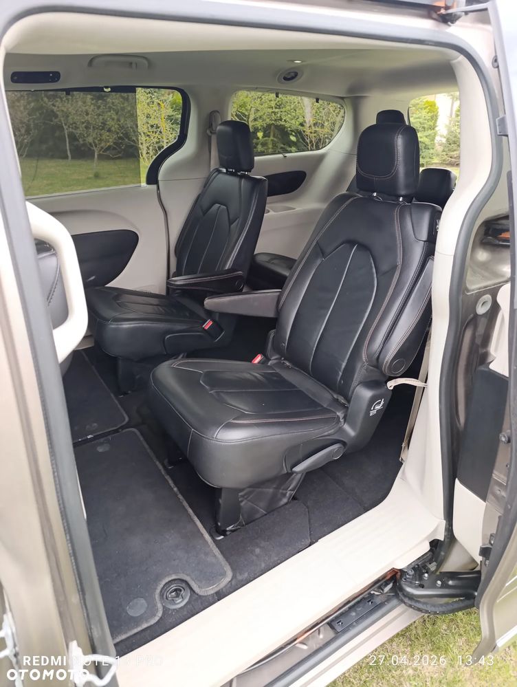 Chrysler Pacifica - 7
