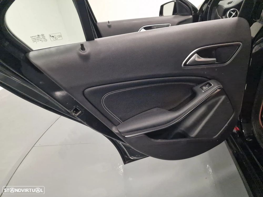 Mercedes-Benz A 180 d Urban - 37