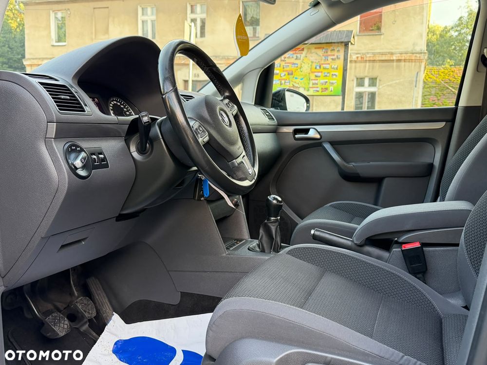 Volkswagen Touran - 9