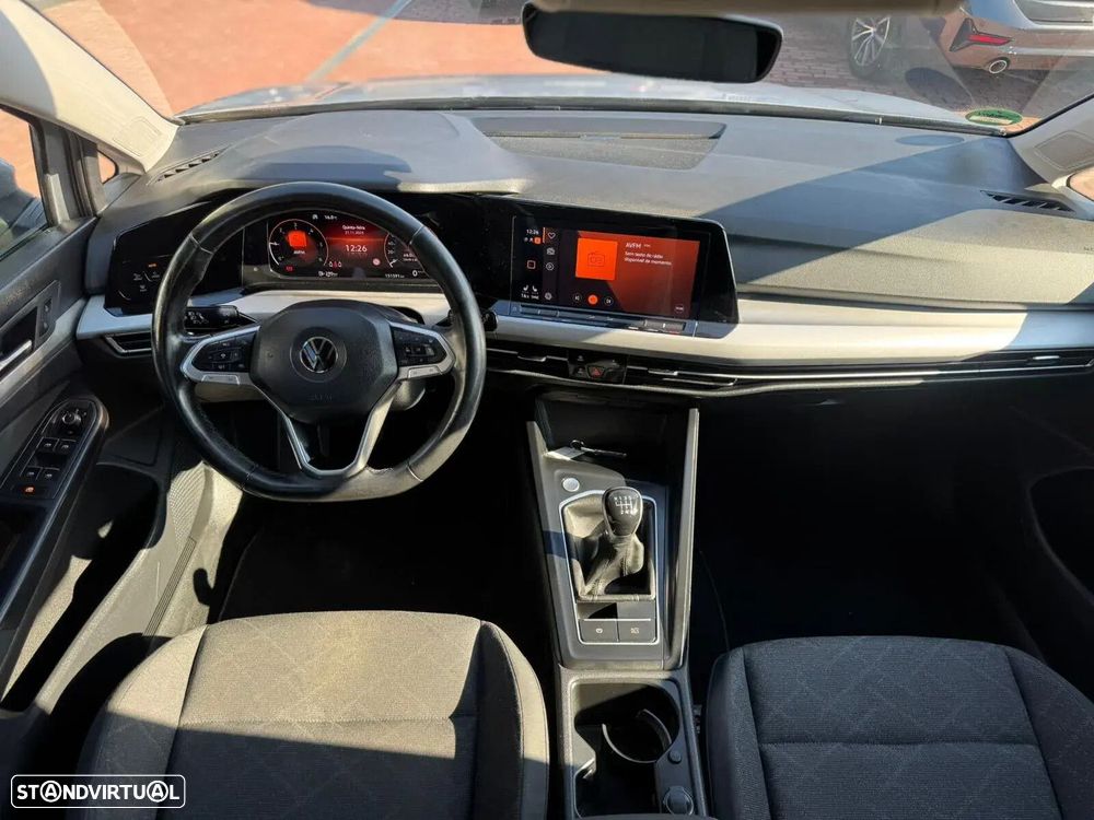 VW Golf Variant - 24