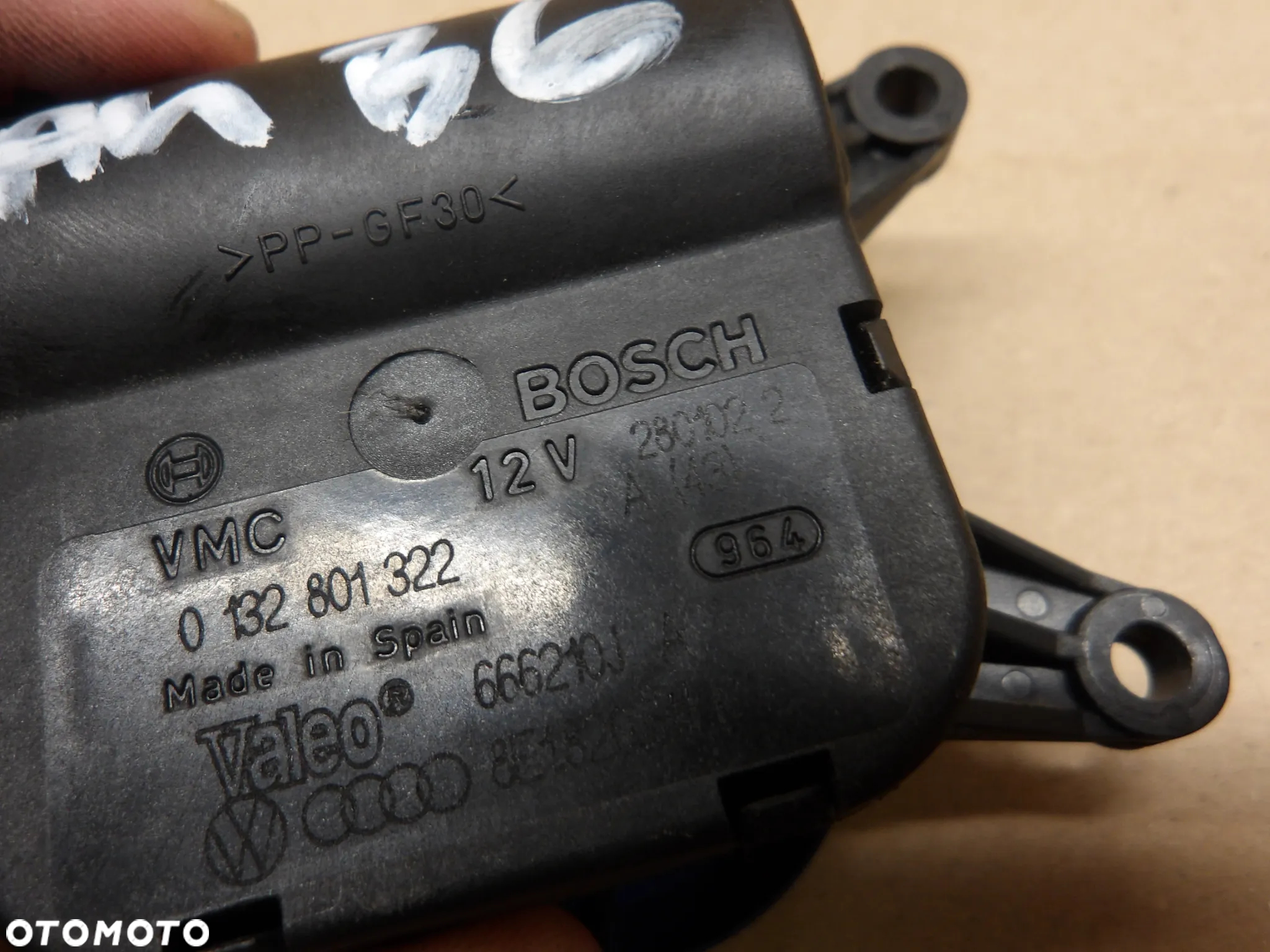 AUDI A4 B6 01-04 KOMBI SILNICZEK NAGRZEWNICY 0132801302 - 9