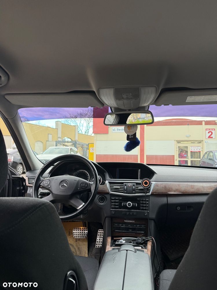 Mercedes-Benz Klasa E 200 CDI DPF BlueEFFICIENCY 7G-TRONIC Elegance - 13