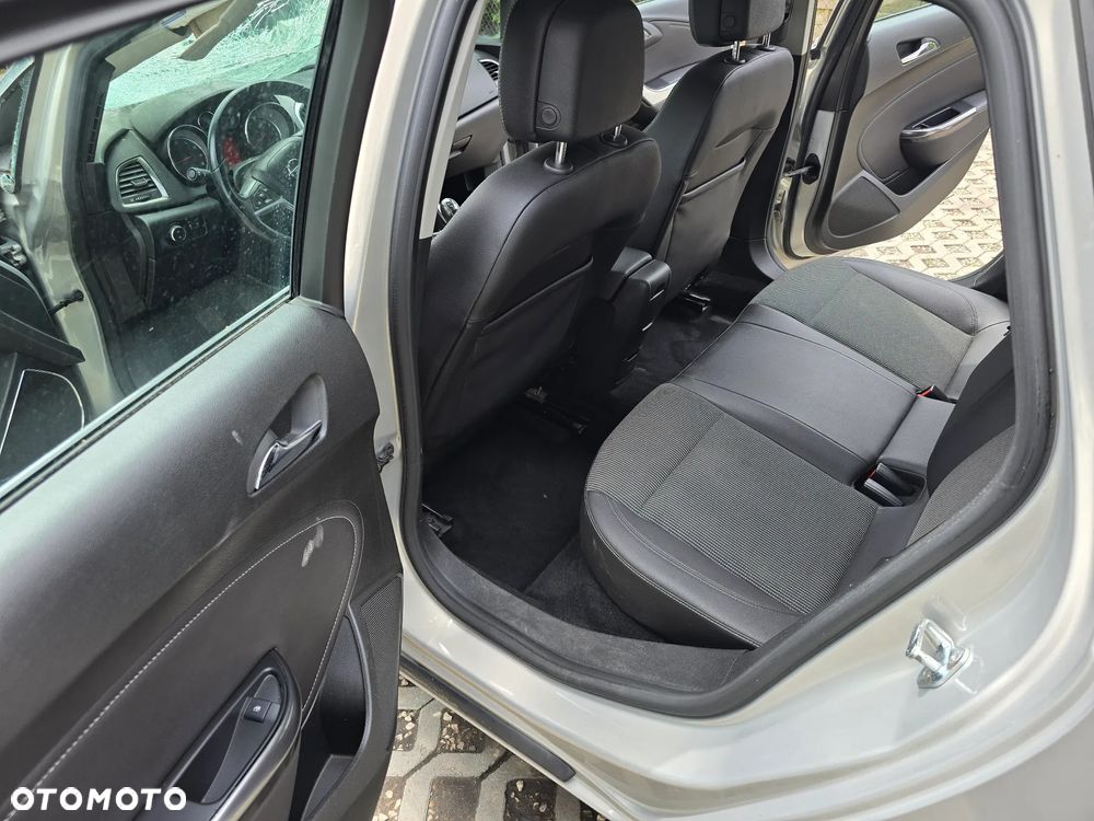 Opel Astra 1.6 Cosmo - 12